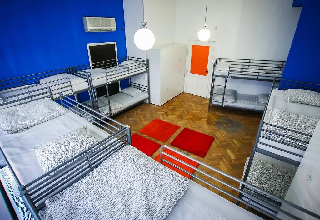 Cooltour Hostel Budapest 3*,